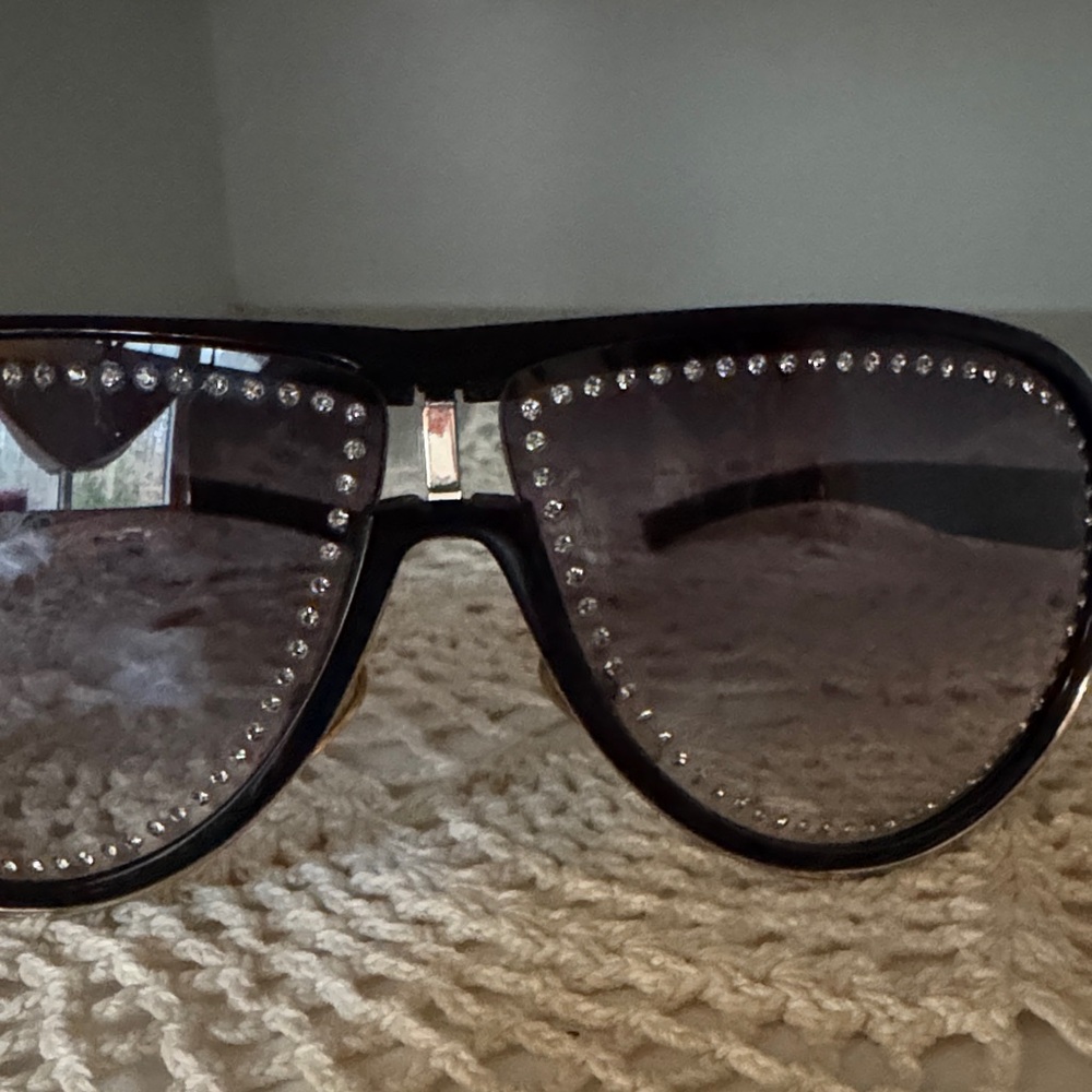 💫$FLA$h $ALE! 3/13/26 Black Sunglasses with Rhinestone Detail - Picture 5 of 12